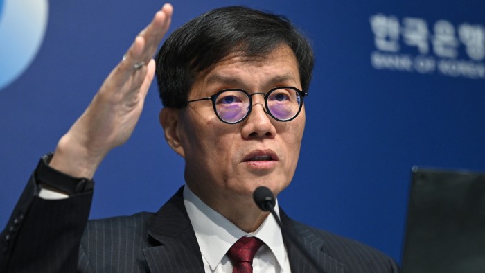 Bank of Korea governor Rhee Chang-yong said downside economic risks were growing