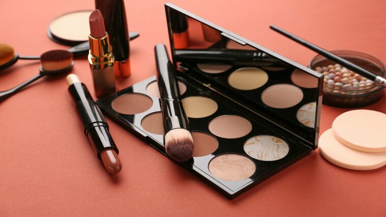 Chinese Cosmetics Brand Mao Geping Raises $300 Million in IPO