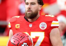 Super Bowl 2025: Travis Kelce Reacts to Kansas City Chiefs’ Loss Against Philadelphia Eagles - E! Online