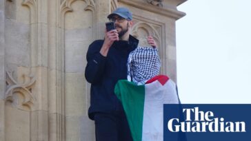 Area around Big Ben closed as man with Palestinian flag climbs Elizabeth Tower