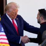 Trump bromea sobre la vestimenta de Zelensky y Musk aviva la burla en redes